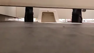 Taiwan girl pee